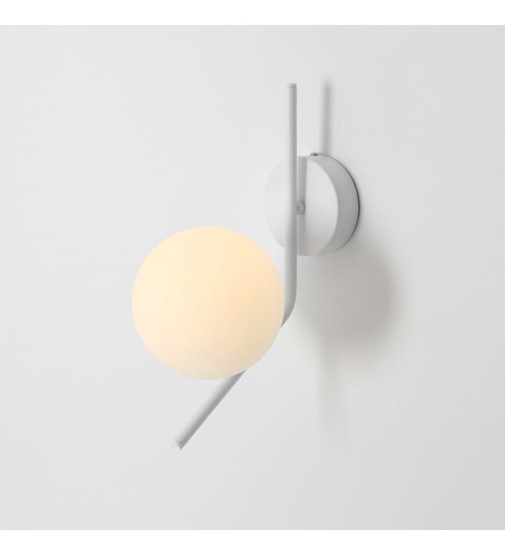 Lampa ścienna Gallia biała 1 punktowa ze szklanym okrągłym kloszem do salonu sypialni na przedpokój