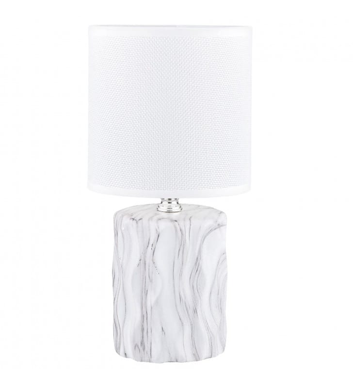 Jasna niska lampa stołowa Victoria biała z ceramiczną podstawą